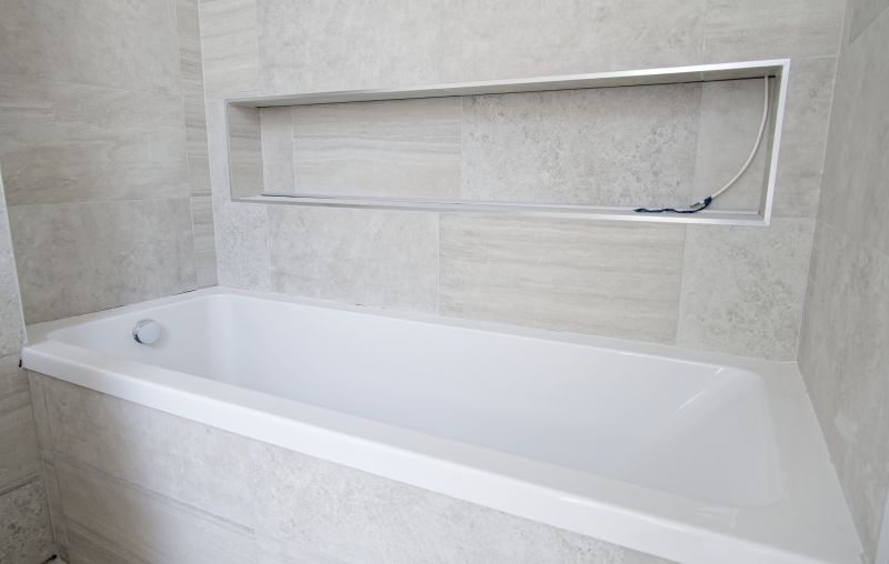 Modern Minimalist Bathtub